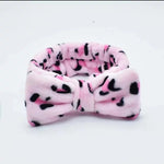 Load image into Gallery viewer, Bow Tie Hair Band. Bowtie hair band. Elastic Headband. Elastic Head band tie.

